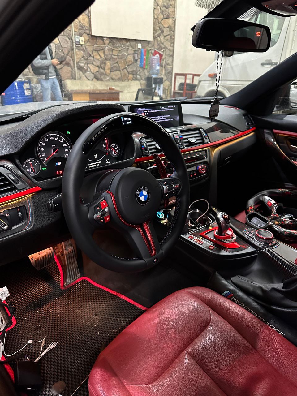 Carbon Fiber Red Trim with Led Steering Wheel for BMW F Series in car